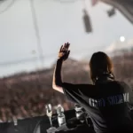 Tiësto, Rudimental & Absolutely se unen para el lanzamiento del disco de drum & bass «Waterslides»